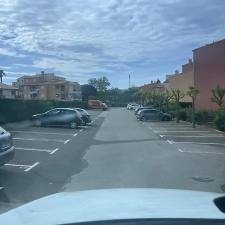 En Avec Parking 아그