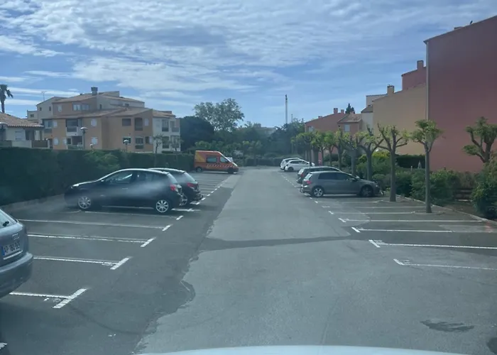 En Avec Parking Agde